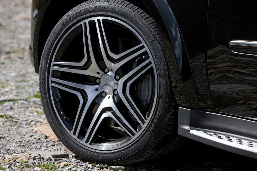  Mercedes-Benz ML63 AMG Performance Studio 2009 года  (фото 13 из 37)